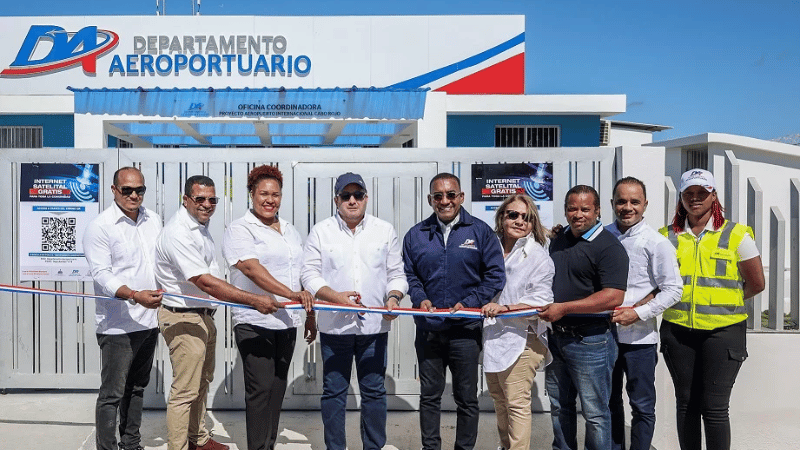El Gobierno inaugura oficina coordinadora de proyectos e internet satelital en Pedernales