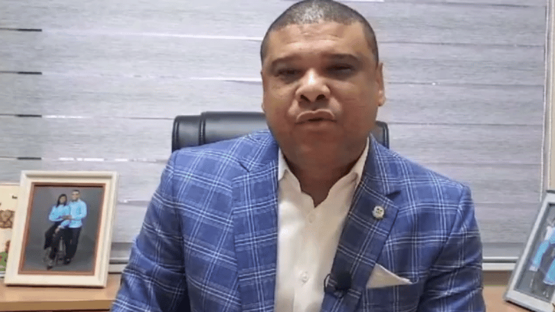 DIPUTADO RAMÓN RAPOSO DENUNCIA GASTO DEL 99.2% DE LOS FONDOS DE AERODOM SIN EJECUCIÓN DE OBRAS PROMETIDAS