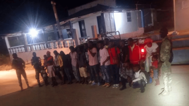 Intervención del Ejército desmantela centro de acopio de haitianos indocumentados en Montecristi