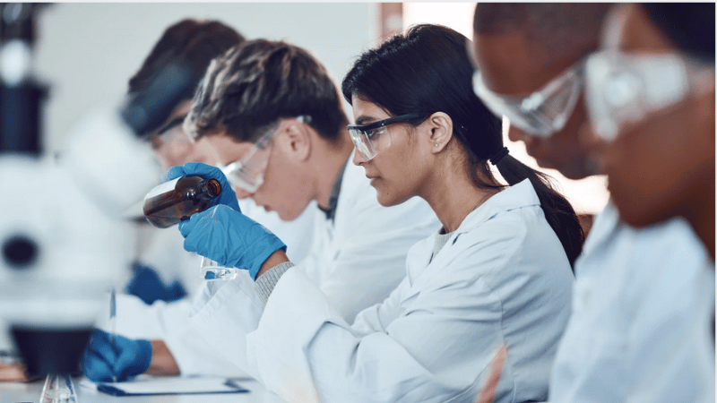 Contratan 12 patólogos forenses para agilizar autopsias a víctimas del Jet Set