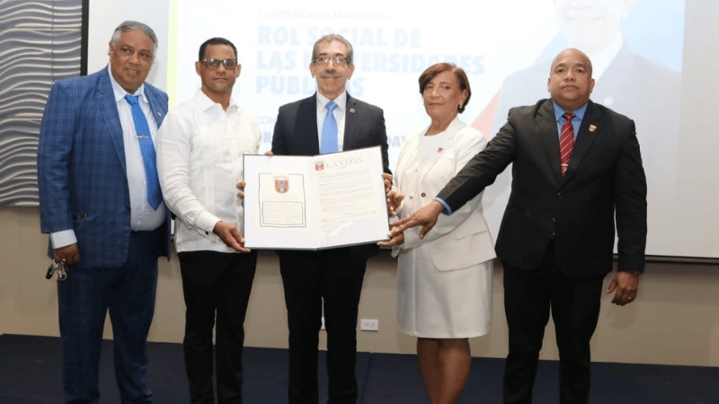 El Colegio Dominicano de Periodistas Seccional Espaillat Reconoce a Julieta Tejada por su Labor en los Medios de Comunicación