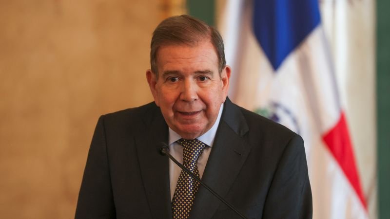 Edmundo González Urrutia, opositor venezolano, hospitalizado en Madrid tras sufrir baja tensión