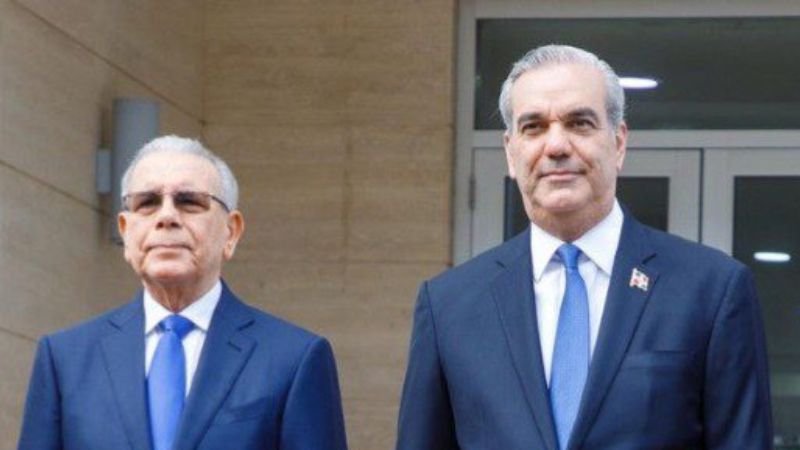 Presidente Abinader y Danilo Medina se Reúnen para Abordar Crisis Haitiana