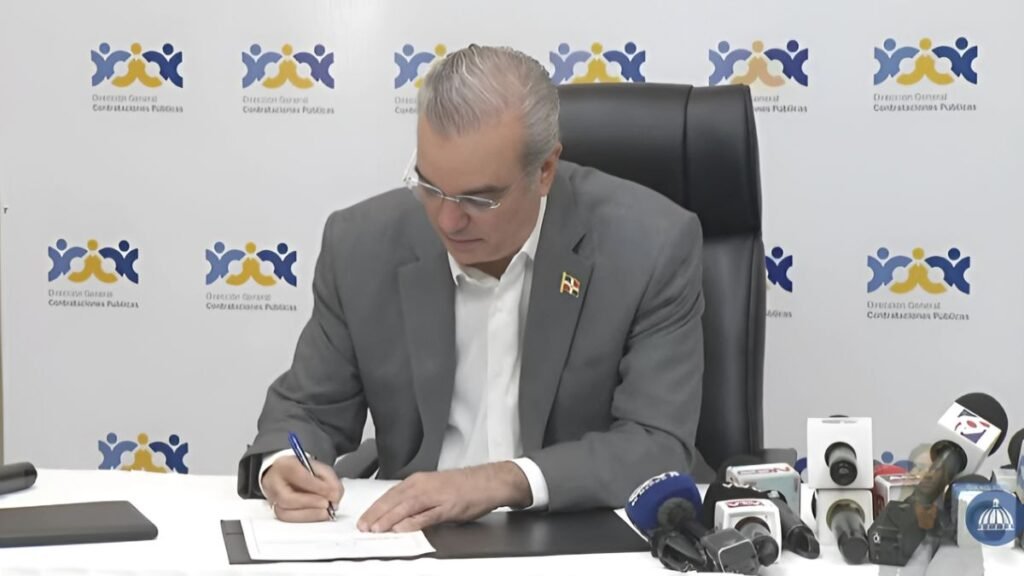 Presidente Abinader promulga Ley de Contrataciones Públicas