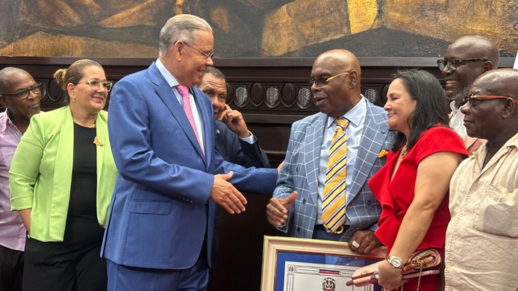 Congreso Nacional honra a Juan Ramón Gómez Díaz por su impacto en la comunicación