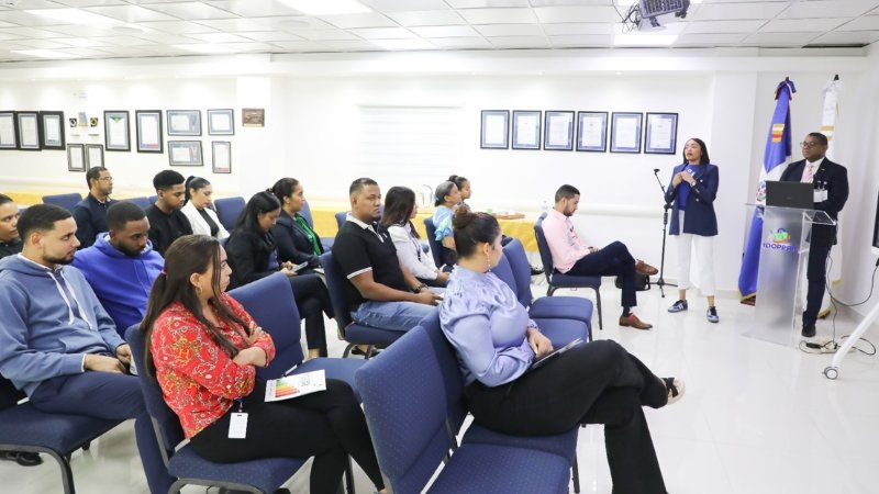 Edeeste impactó más de 5 mil estudiantes y adultos con charla de eficiencia energética en primer semestre 2025