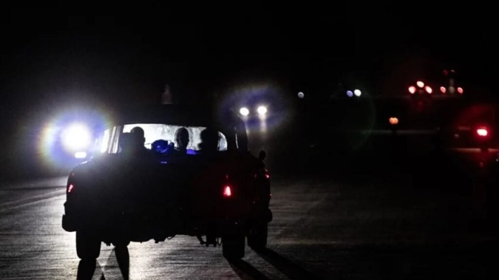 Ciudadanos de Los Guaricanos claman por constantes cortes eléctricos