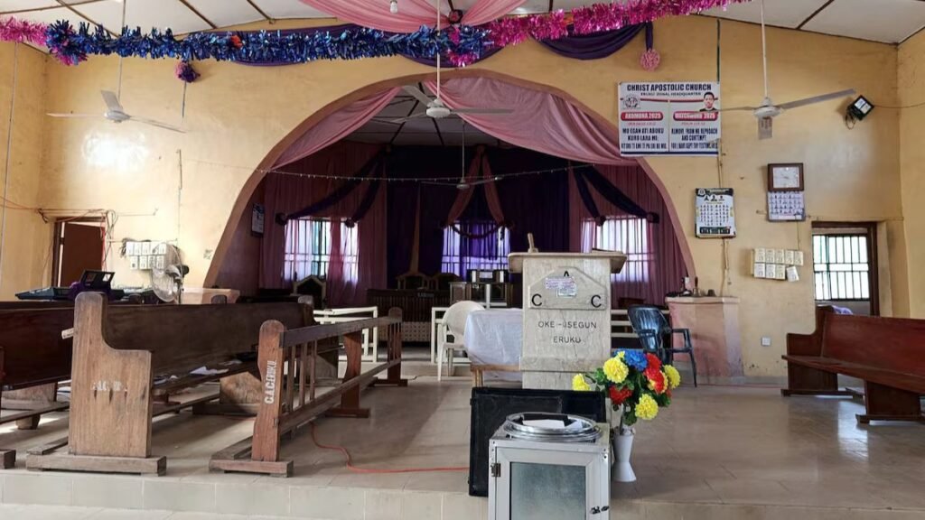 secuestran a 52 estudiantes de una escuela católica