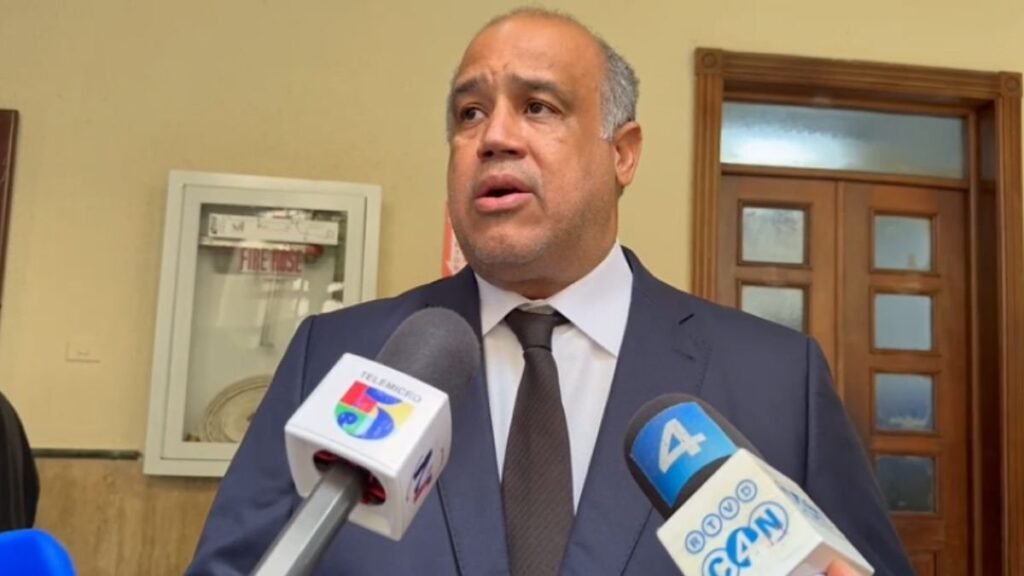 Abogado de Santiago Hazim respalda resolución que reprime al juez por usar “reflexiones” en el caso Senasa