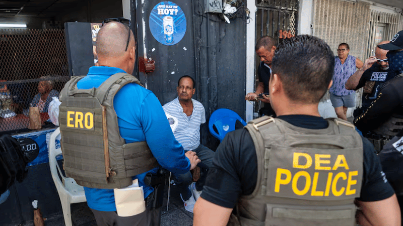 Dominicanos en Puerto Rico expresan temor ante redadas: "Esto va a traer crisis económica y humanitaria"