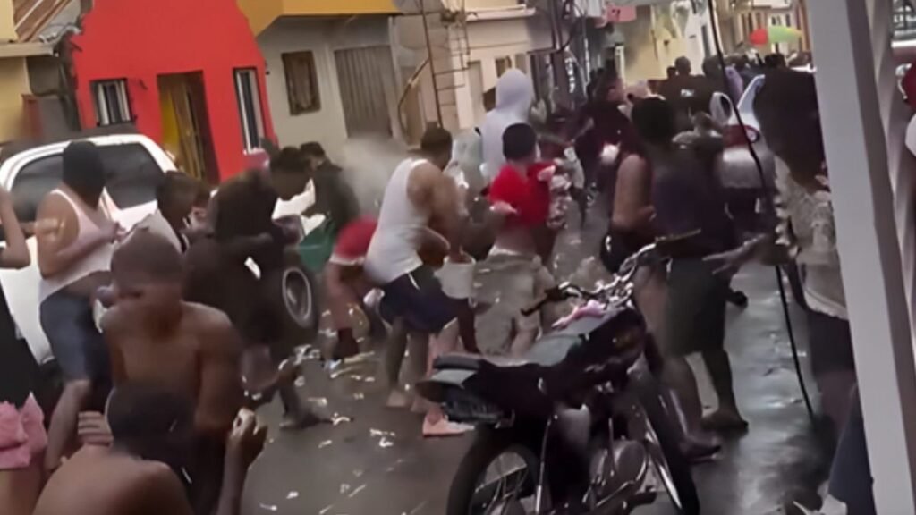 Video Juventud inunda las calles de Cristo Rey con lanzadera