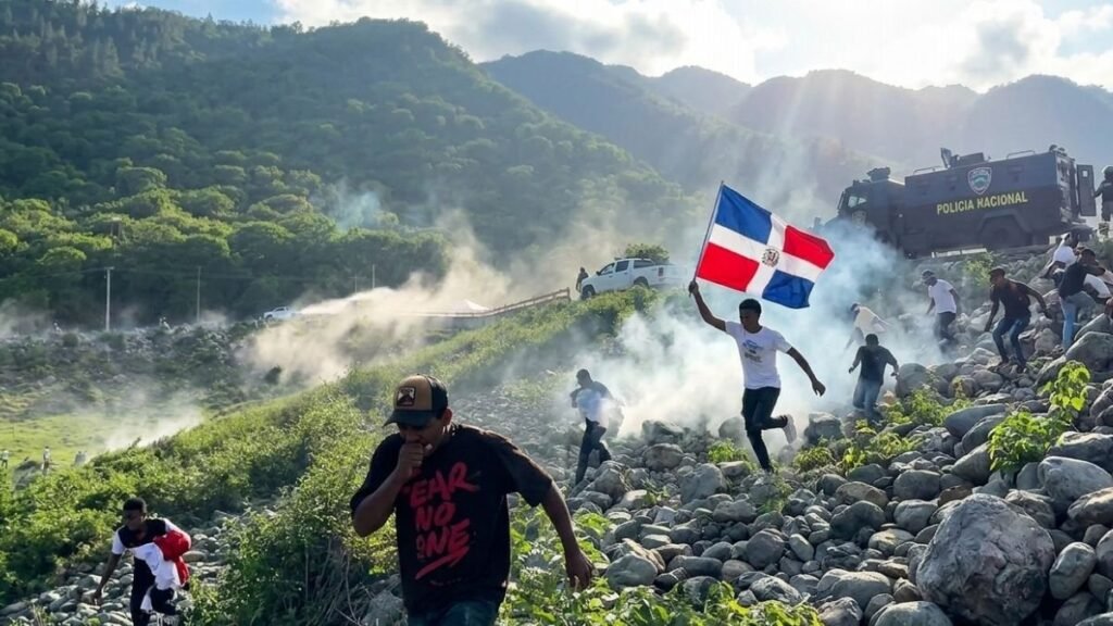 Video: Represión a protesta pacífica contra la minería genera tensión en San Juan