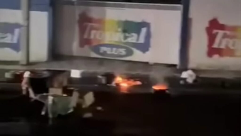 Protestas por apagones de más de 12 horas en sectores de Los Alcarrizos